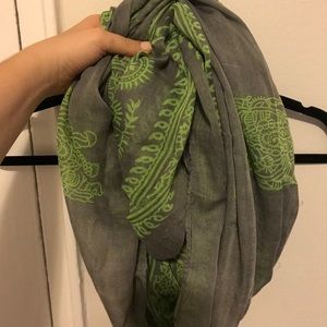 Light weight infinity scarf